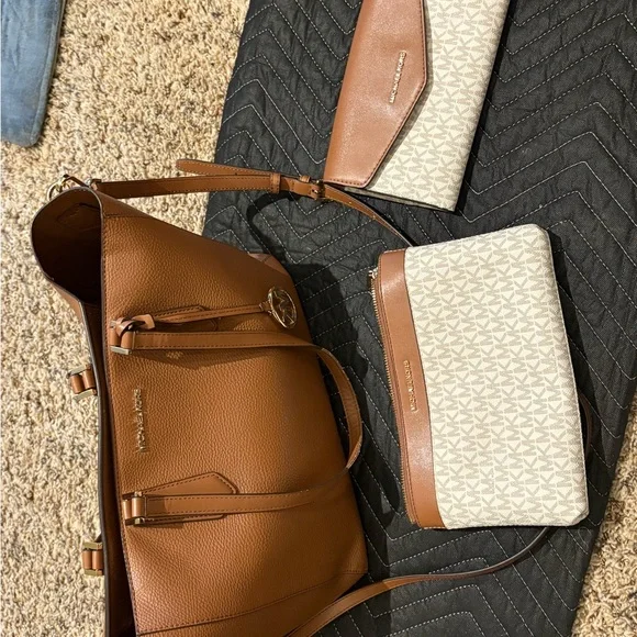 Michael Kors 3 in 1 Tote - Picture 7 of 16